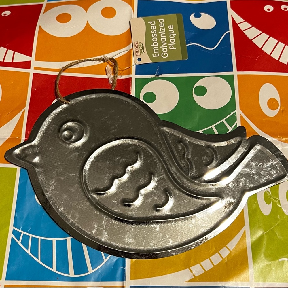 New Garden Collection Bird Shaped Embossed Galvanized Plaque ~9.5” Ready to Hang
